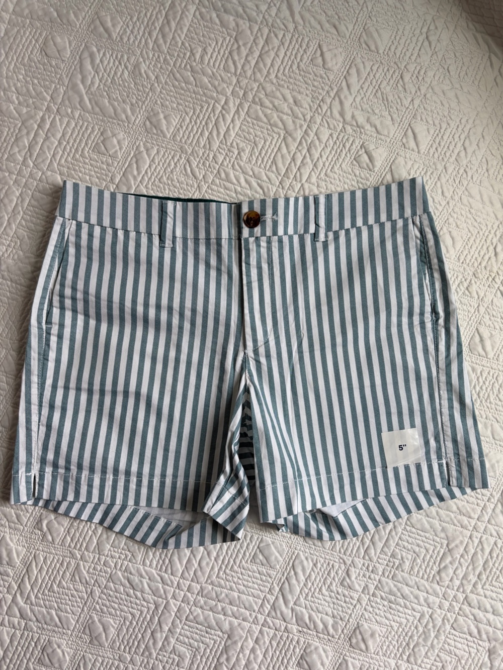 Old Navy NWT Everyday Short Green and White Stripes Size 10